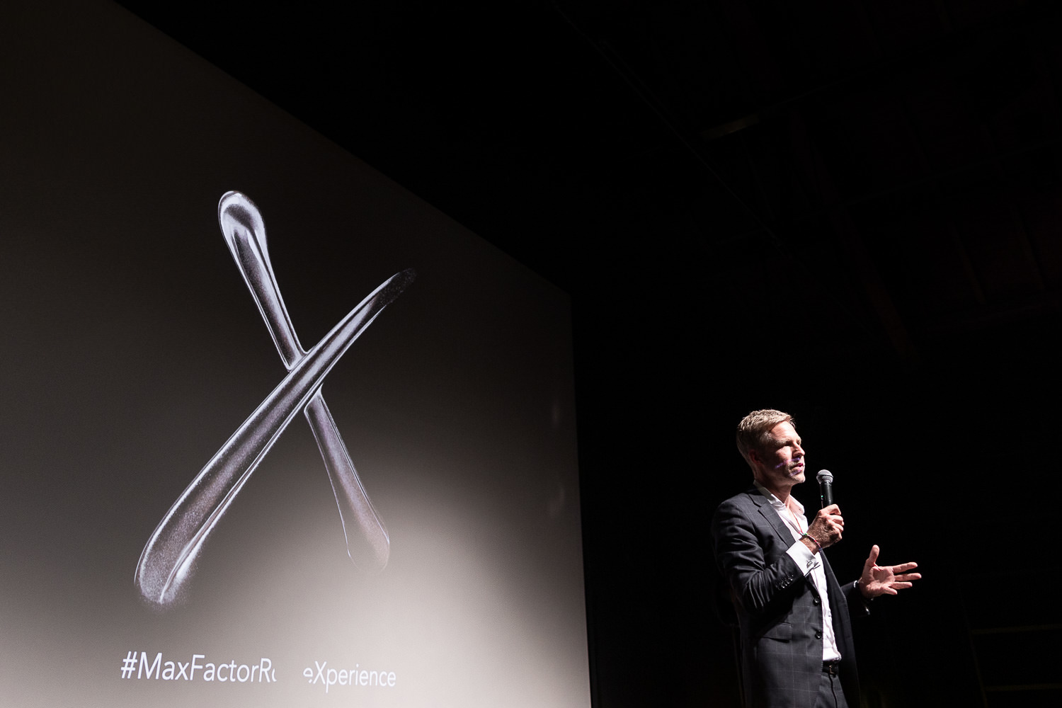 Reportage sur une conférence de presse lors d'un événement d'entreprise à Rome