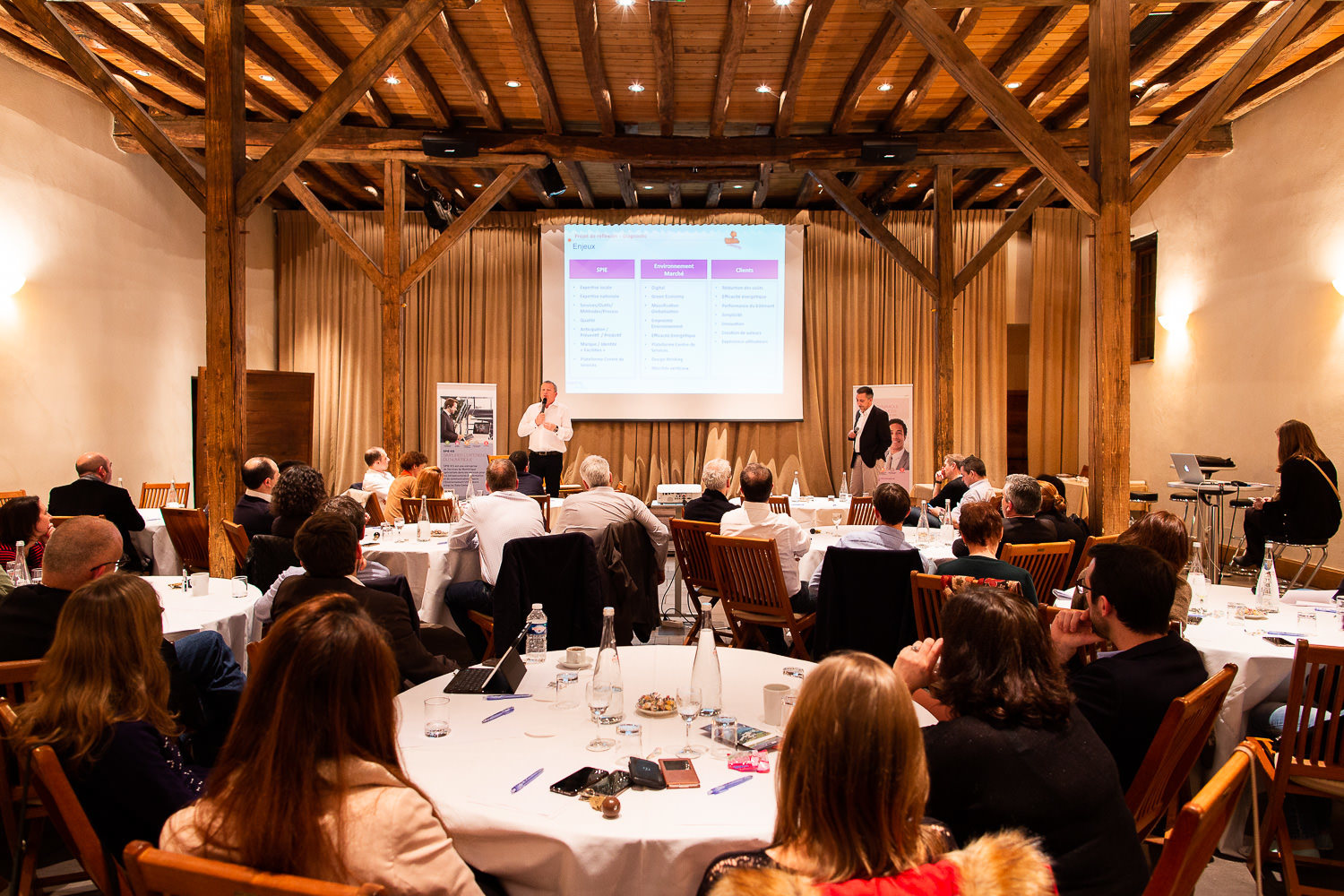 Reportage en plénière pour une convention au château de Pizay