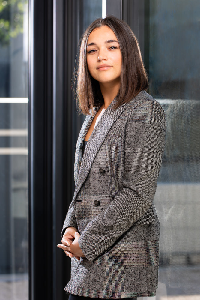 Séance photo portrait avec une femme entrepreneur à Lyon
