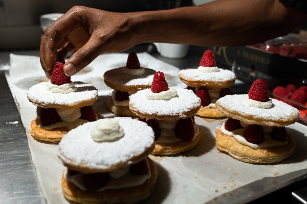 Photo en cuisine pour le site internet d'un restaurateur à Lyon