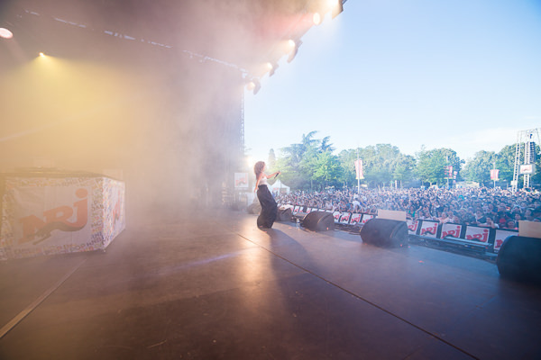 Photo de Tal sur scène au NRJ Music Tour Photo de Tal sur scène au NRJ Music Tour