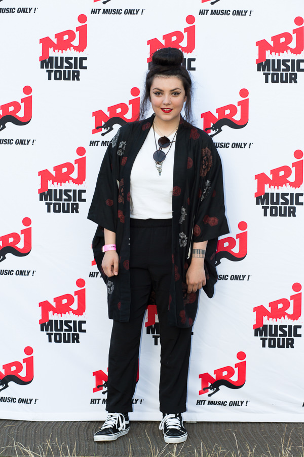 Photocall de Hoshi au NRJ Music Tour Photocall de Hoshi au NRJ Music Tour
